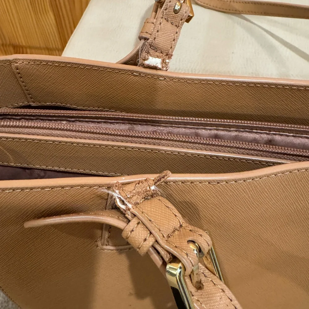 Tory Burch Caramel Leather Tote with Gold Logo - Picture 4 of 14